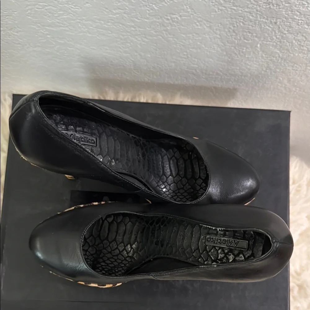 Matiko Black and Brown High Heels - Picture 2 of 3